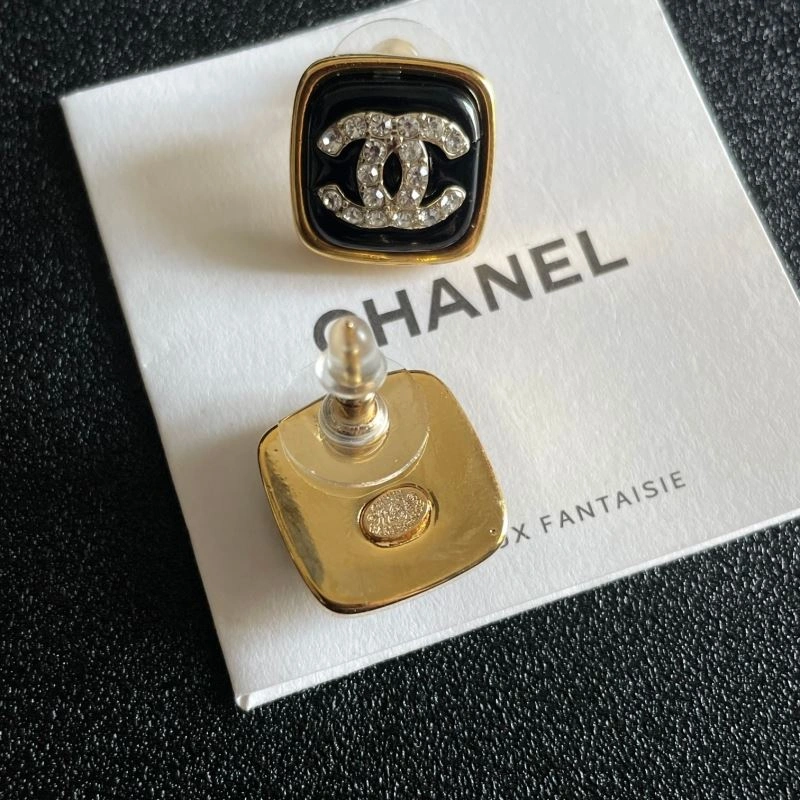 Breathable Chanel Earrings 230589