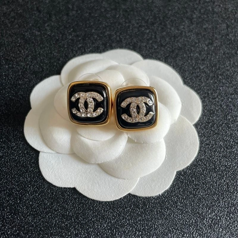 Breathable Chanel Earrings 230589