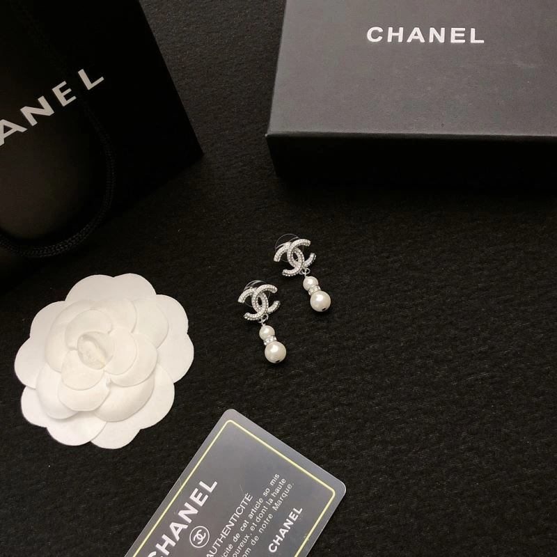 Refined Chanel Earrings 230544