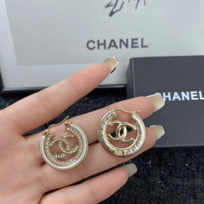 Chanel Earrings Fashionable 230541