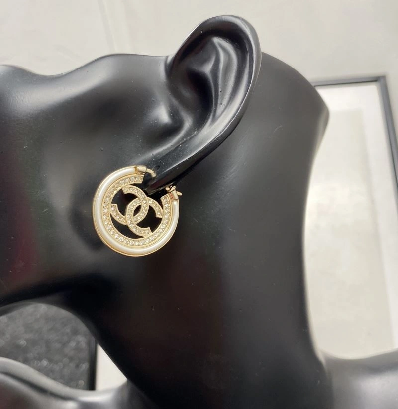 Chanel Earrings Fashionable 230541