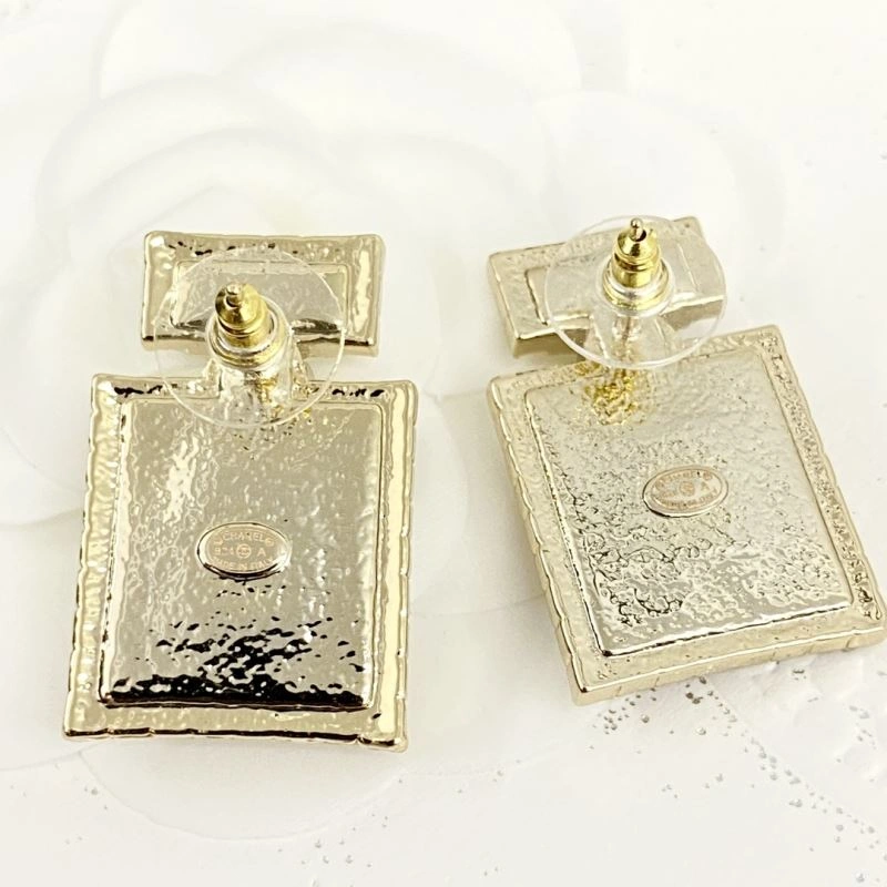 Chanel Earrings Vibrant 230560