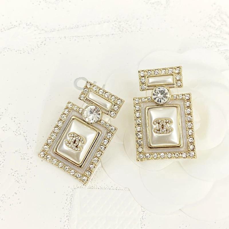 Chanel Earrings Vibrant 230560