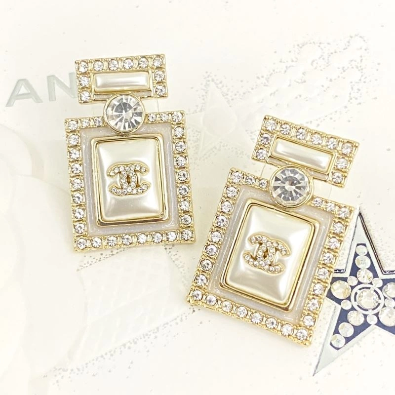 Chanel Earrings Vibrant 230560