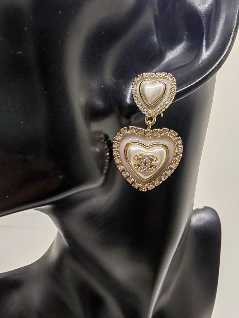 Lightweight Chanel Earrings 230536