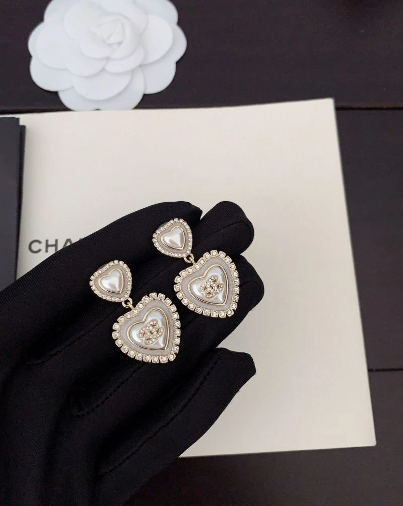 Lightweight Chanel Earrings 230536