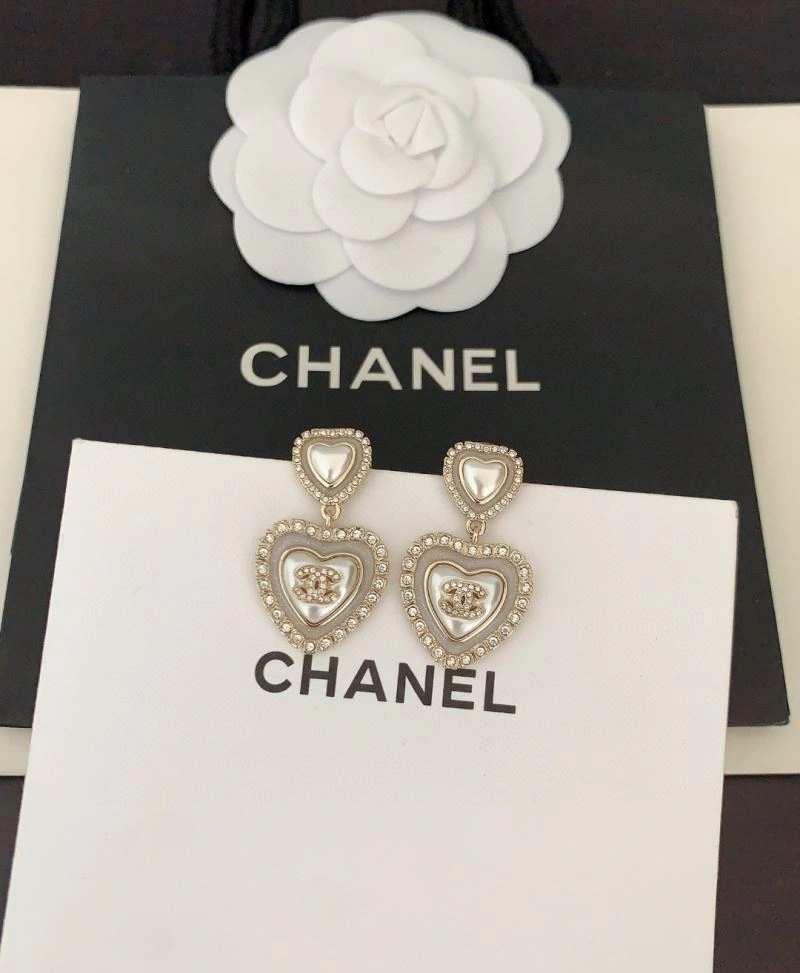 Lightweight Chanel Earrings 230536