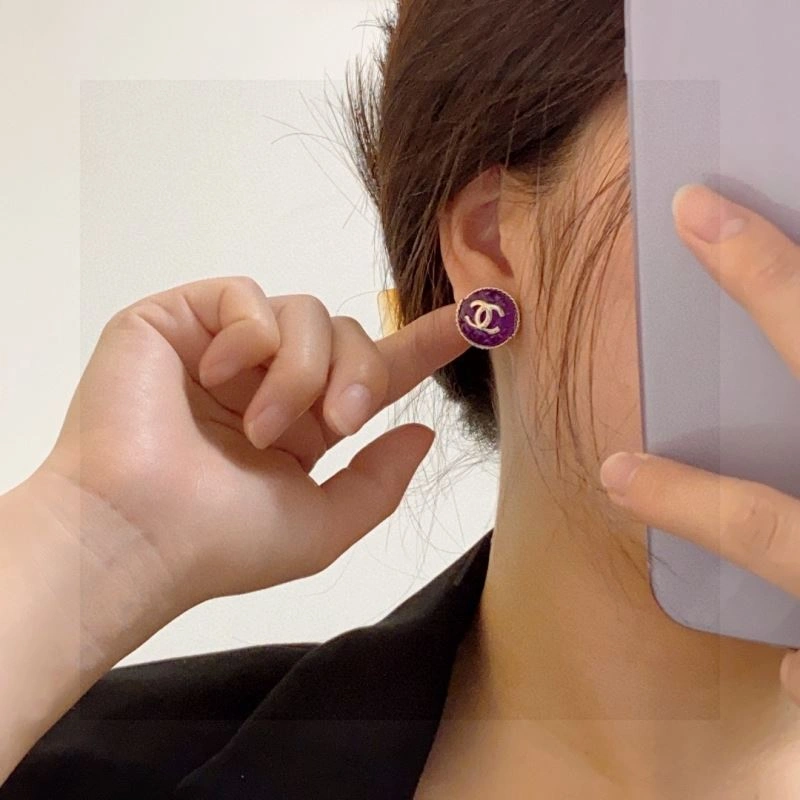 HighPerformance Chanel Earrings 230555