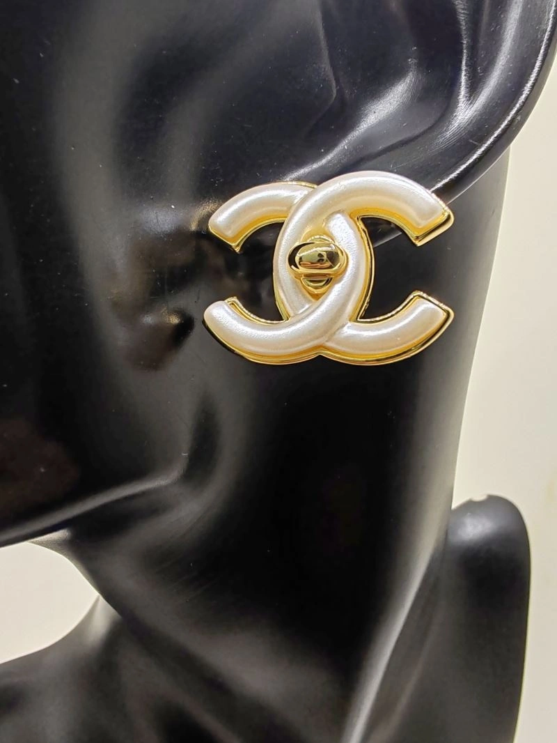 WellDesigned Chanel Earrings 230532