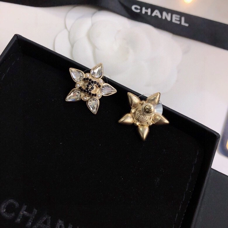 Chanel Earrings Durable 232306