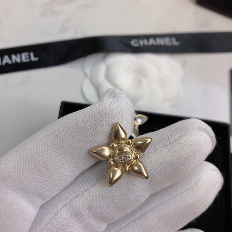 Chanel Earrings Durable 232306