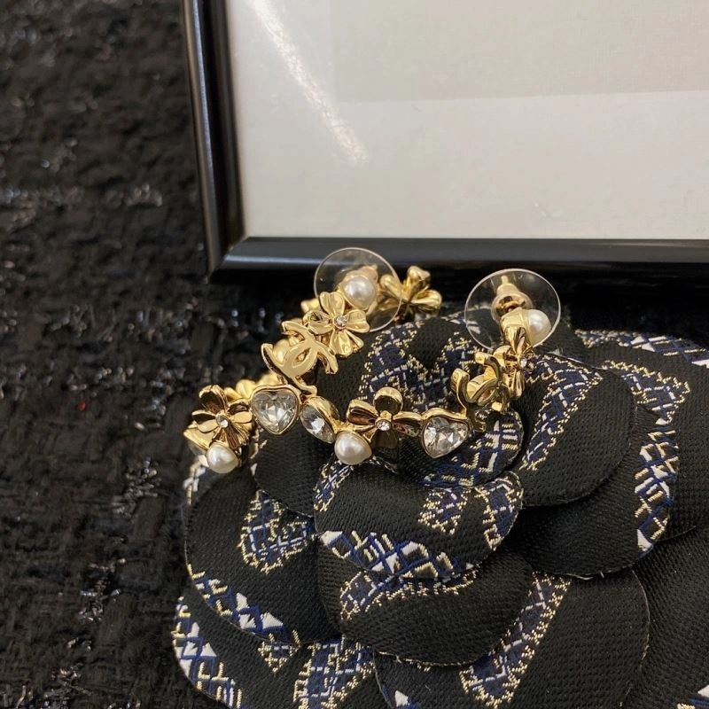 Chanel Earrings Chic 232355