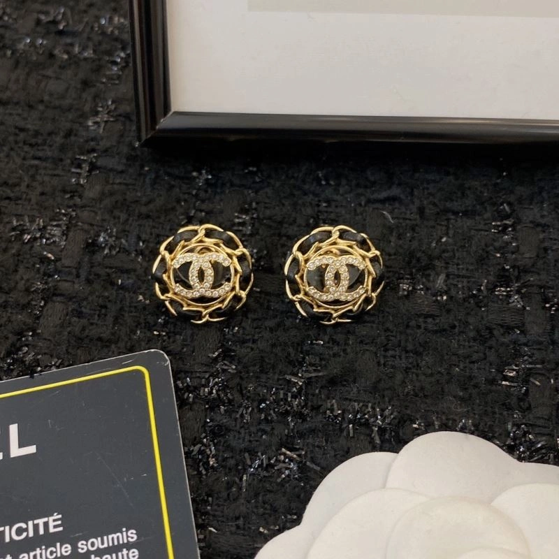 Lightweight Chanel Earrings 232303