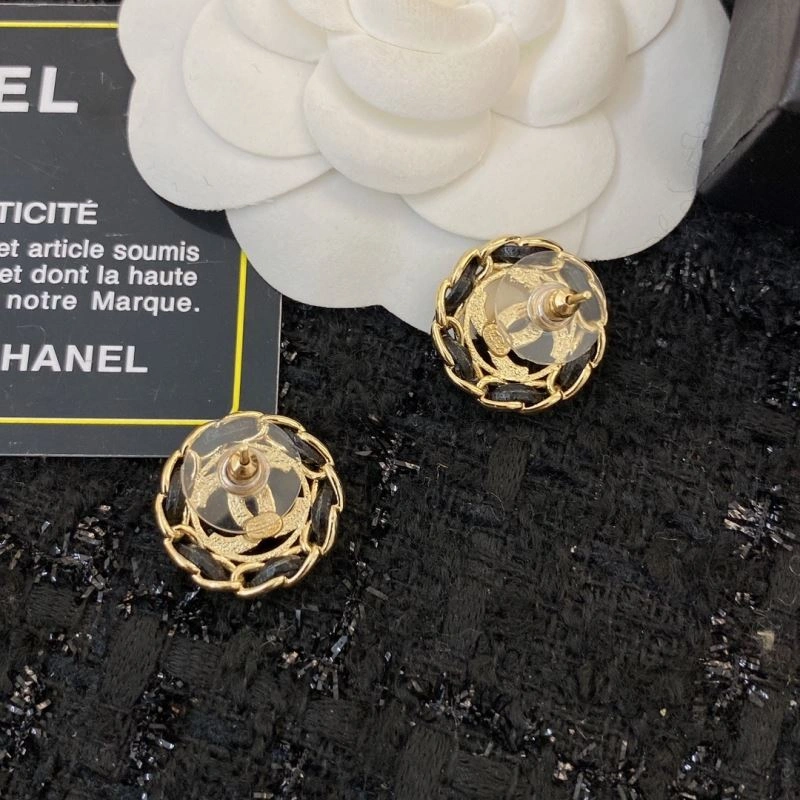 Lightweight Chanel Earrings 232303