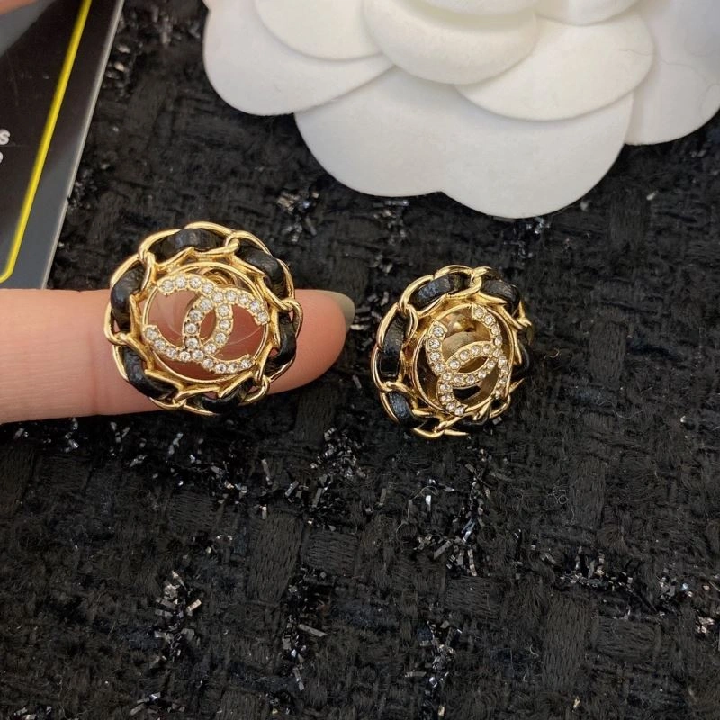 Lightweight Chanel Earrings 232303