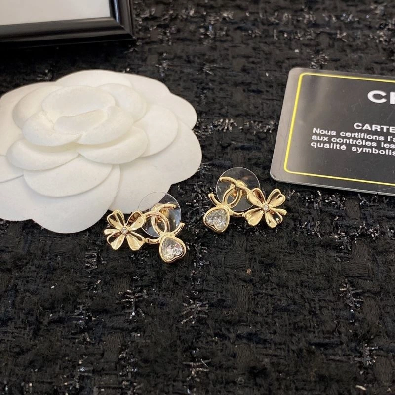 Chanel Earrings Versatile 232376