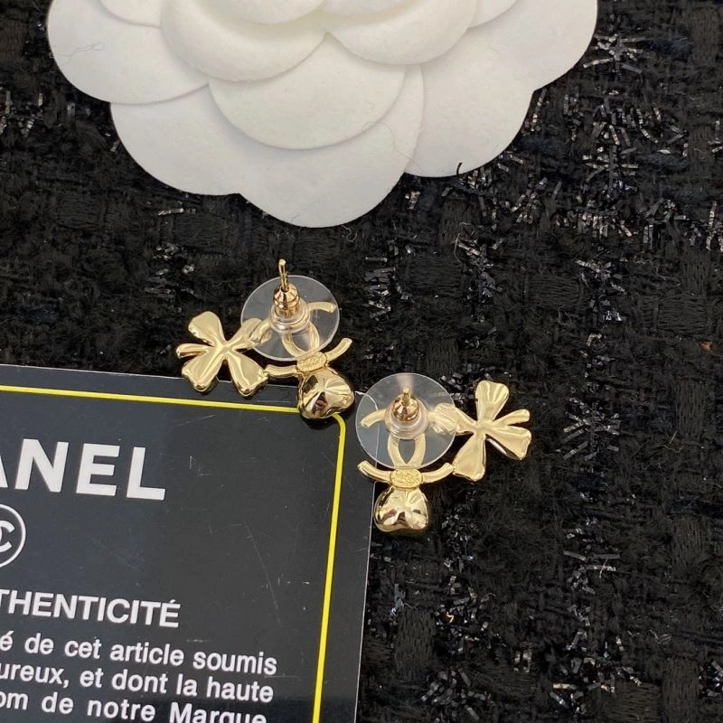 Chanel Earrings Versatile 232376