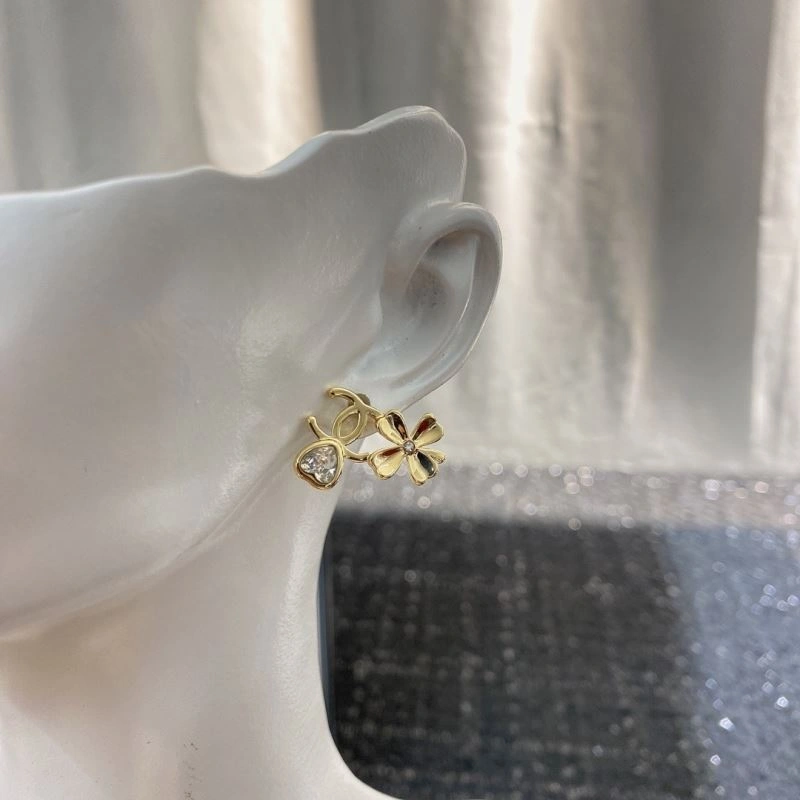 Chanel Earrings Versatile 232376