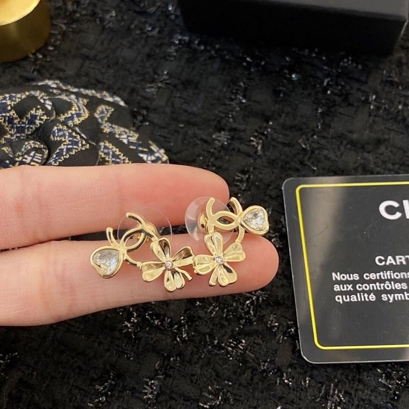 Chanel Earrings Versatile 232376