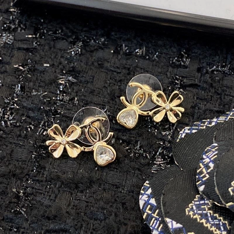 Chanel Earrings Versatile 232376