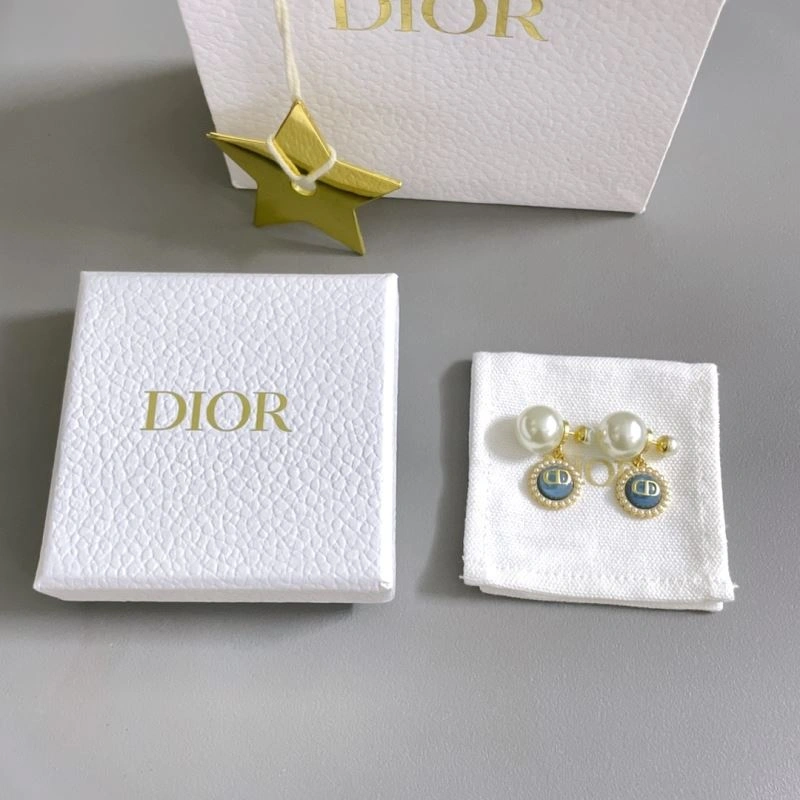 Comfortable Chanel Earrings 232308