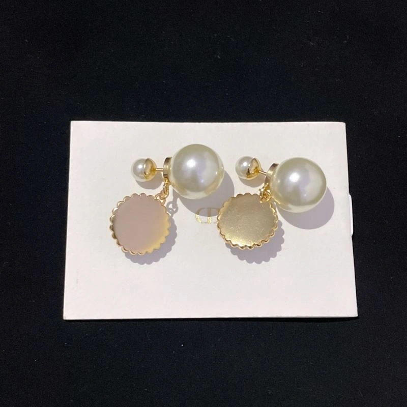Comfortable Chanel Earrings 232308