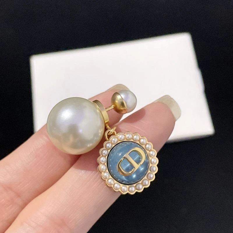 Comfortable Chanel Earrings 232308