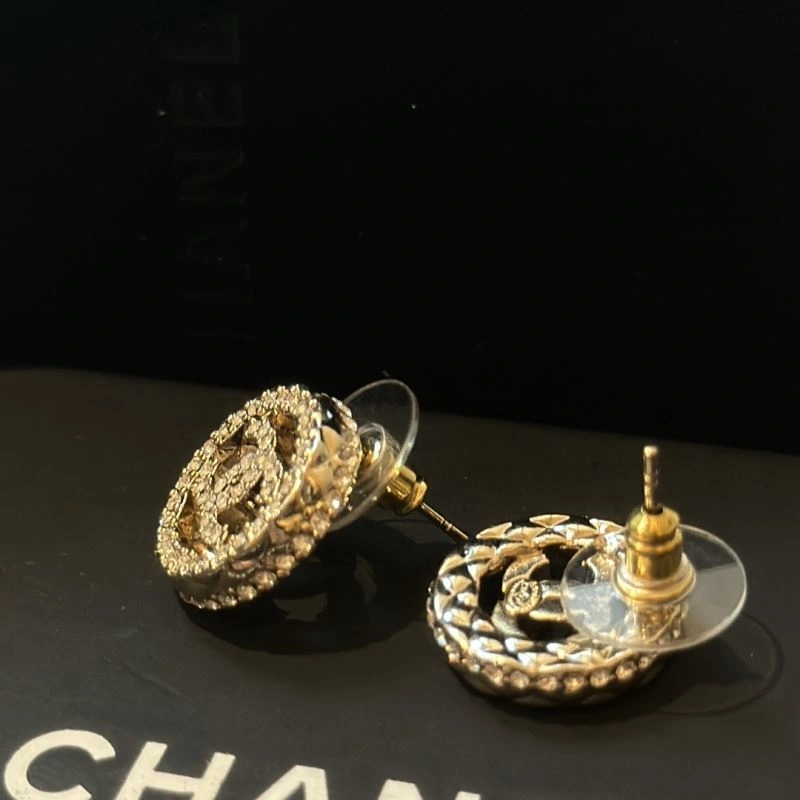 Chanel Earrings MoistureWicking 232277