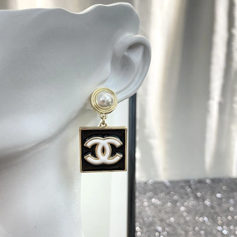Sporty Chanel Earrings 232297