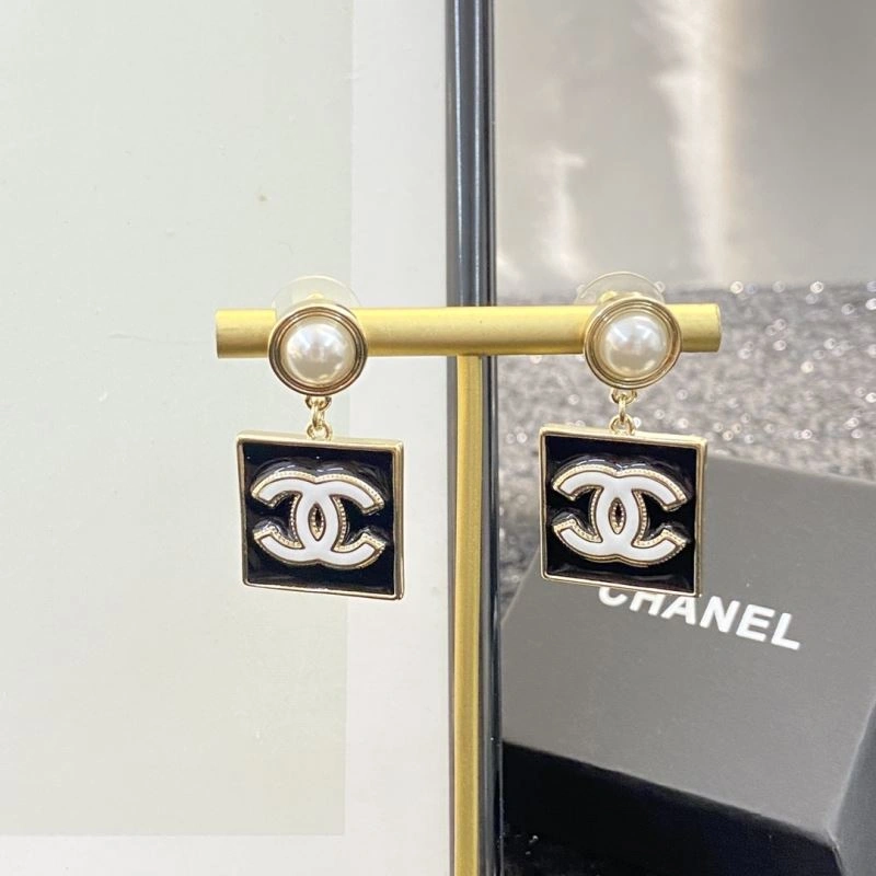 Sporty Chanel Earrings 232297