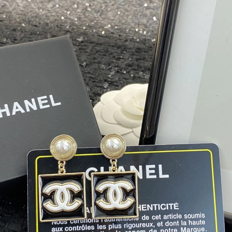 Sporty Chanel Earrings 232297