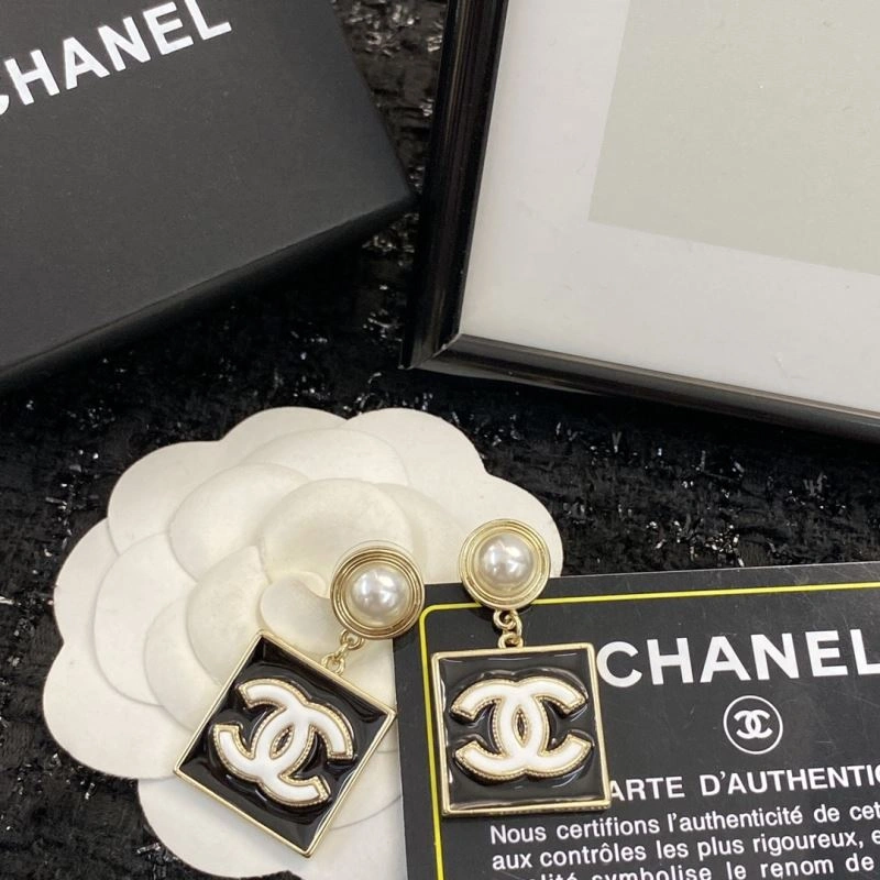 Sporty Chanel Earrings 232297