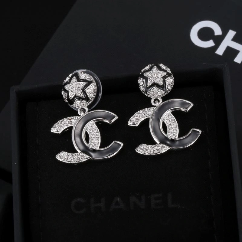EyeCatching Chanel Earrings 232266
