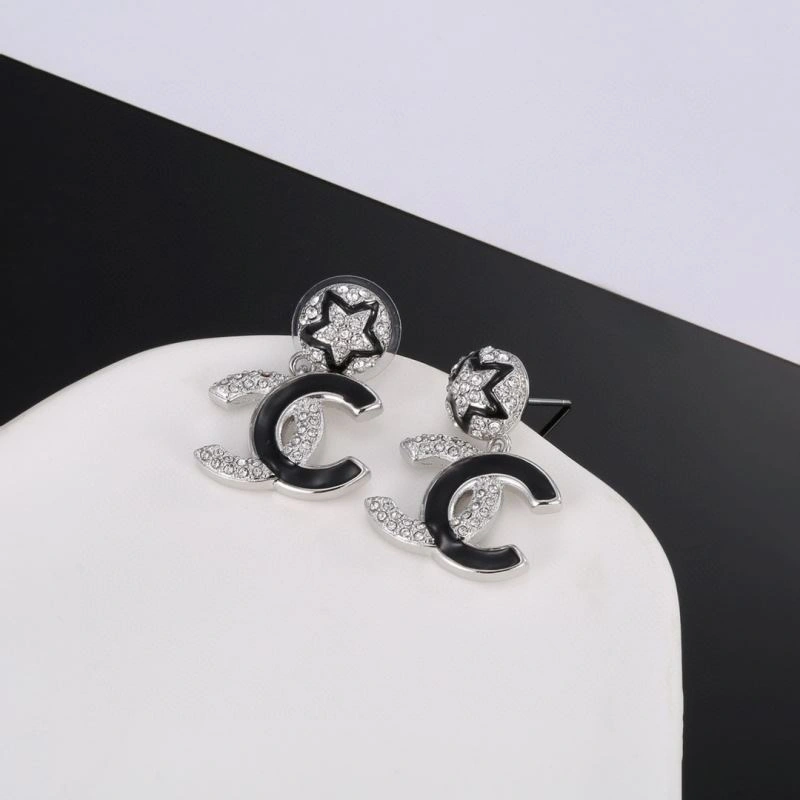 EyeCatching Chanel Earrings 232266