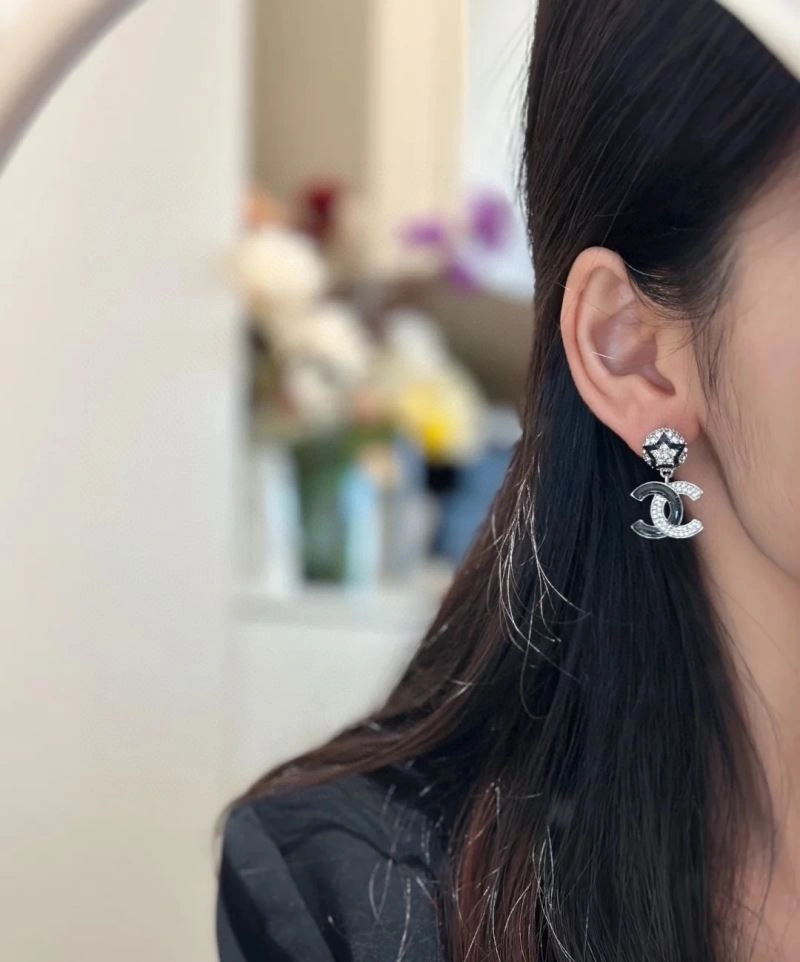 EyeCatching Chanel Earrings 232266