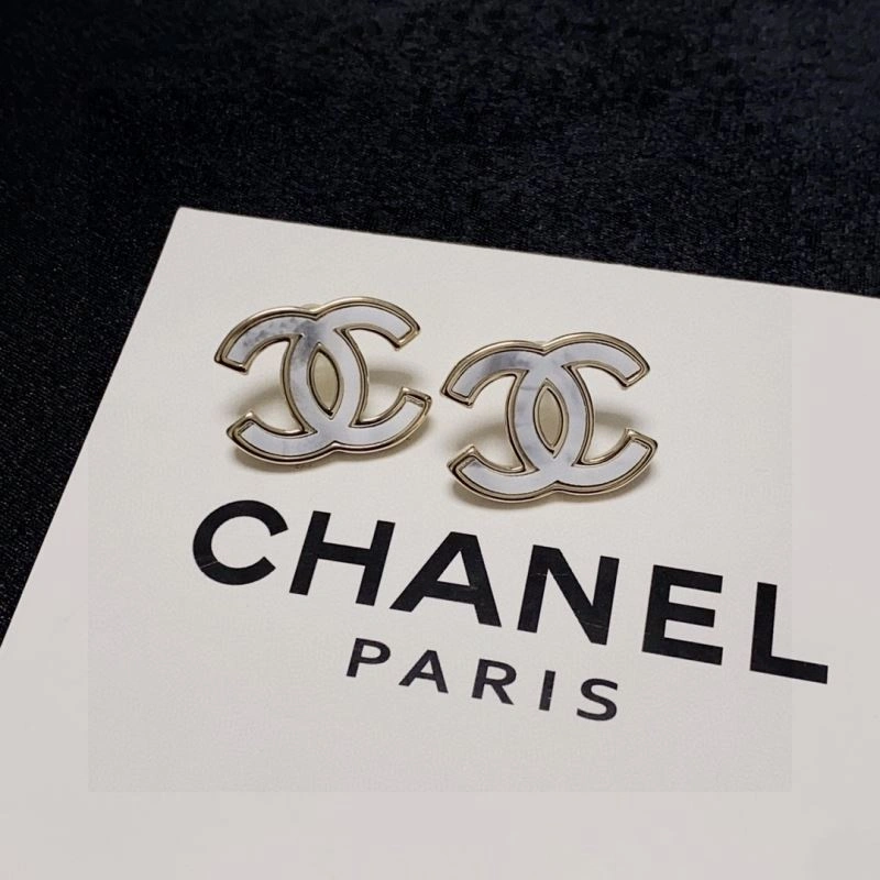 EyeCatching Chanel Earrings 232310