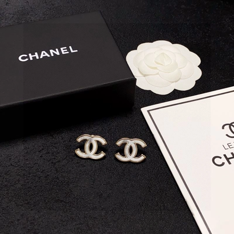 EyeCatching Chanel Earrings 232310