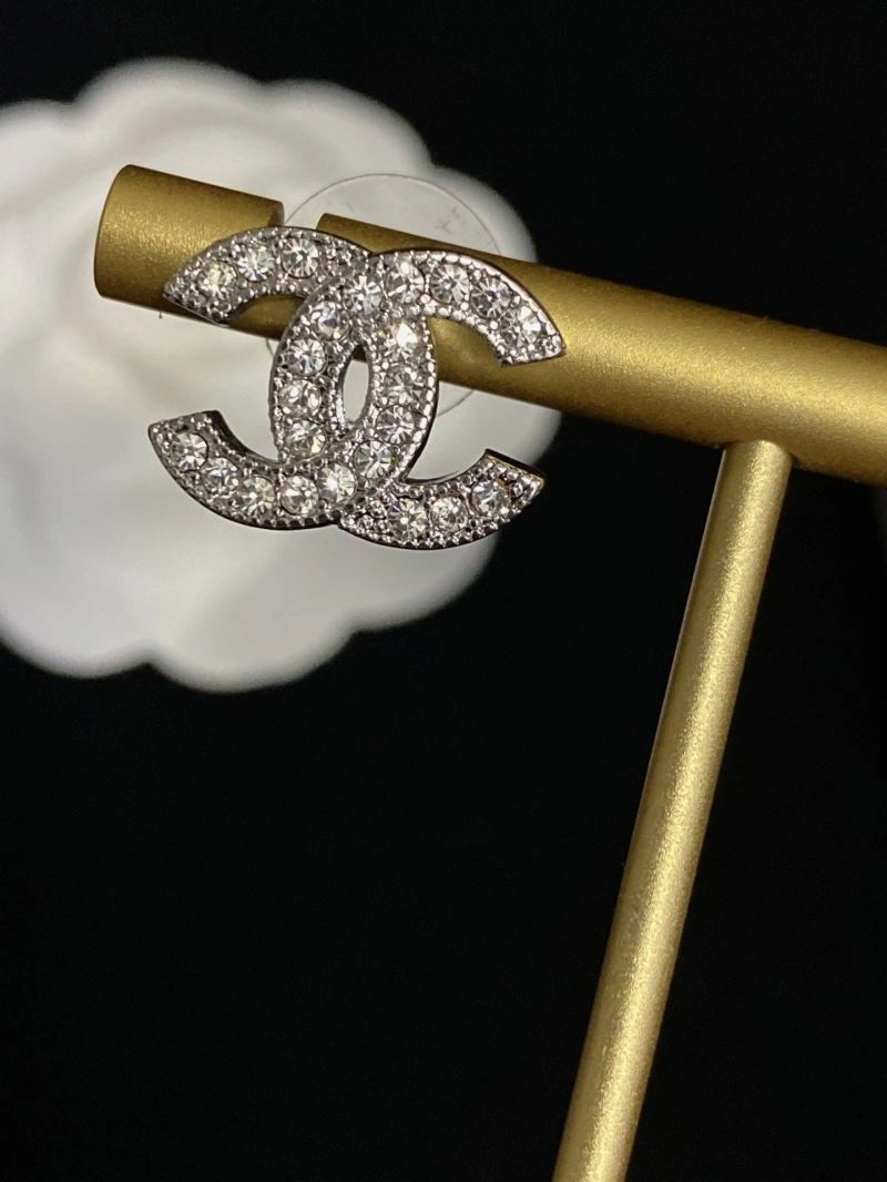 Lightweight Chanel Earrings 232301