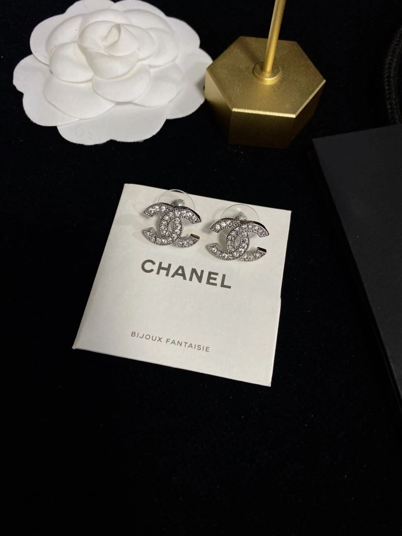 Lightweight Chanel Earrings 232301