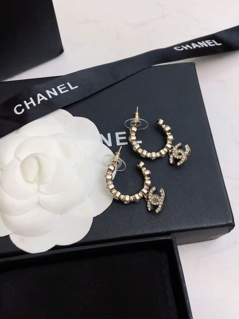 Comfortable Chanel Earrings 232253
