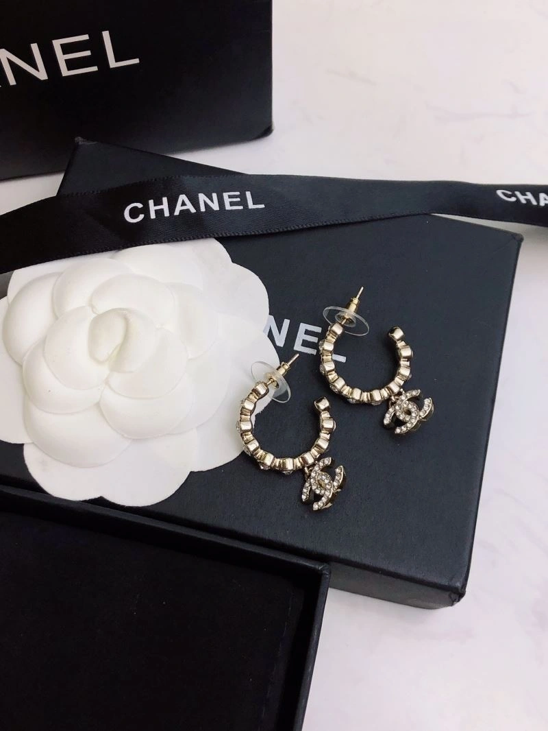 Comfortable Chanel Earrings 232253