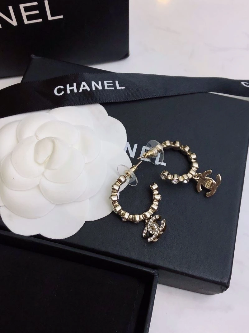 Comfortable Chanel Earrings 232253