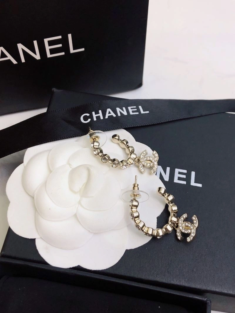 Comfortable Chanel Earrings 232253