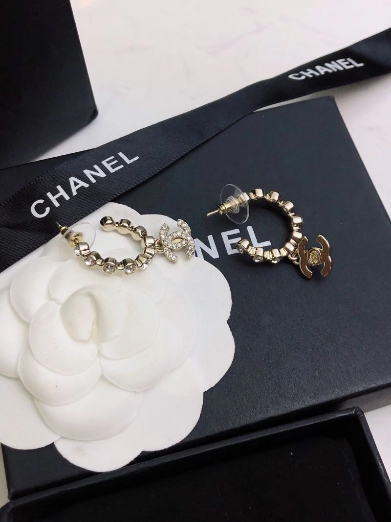 Comfortable Chanel Earrings 232253