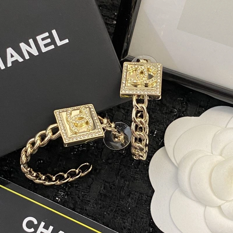 Chanel Earrings Modern 232248