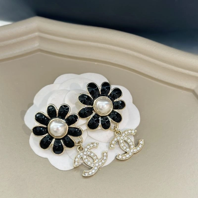 Minimalist Chanel Earrings 232264