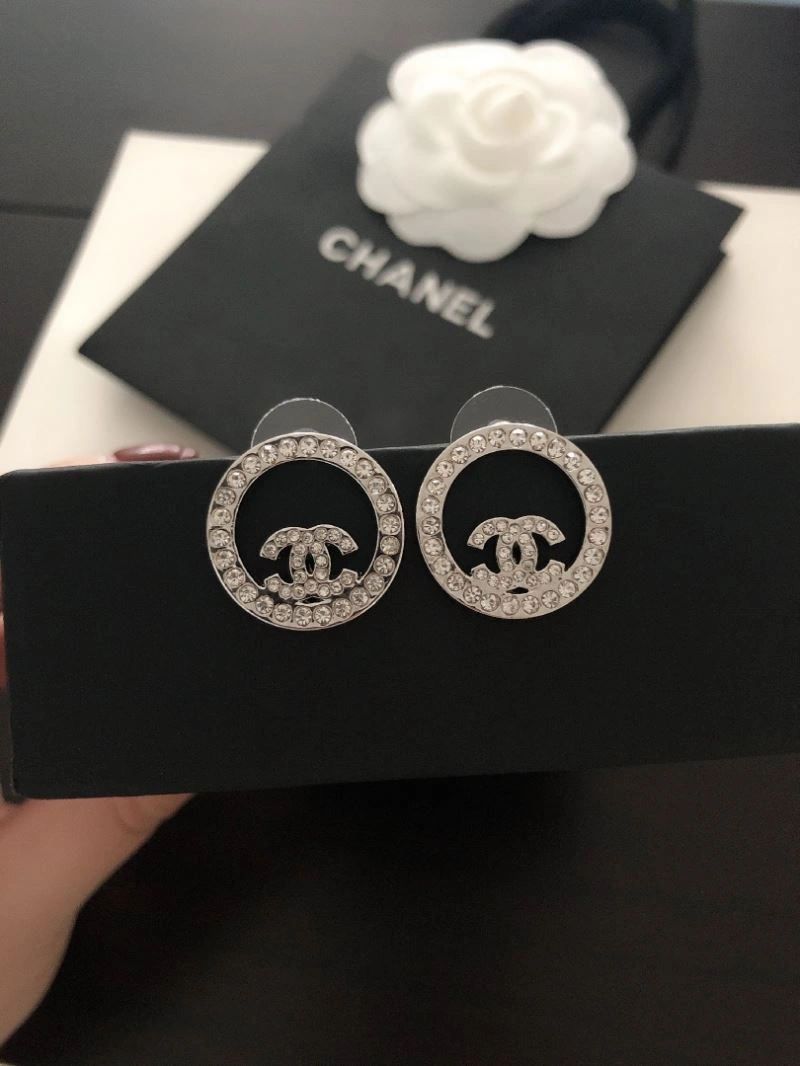 Sleek Chanel Earrings 232244