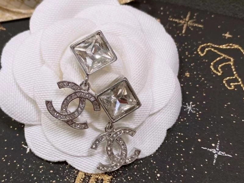 Chanel Earrings Supportive 232342