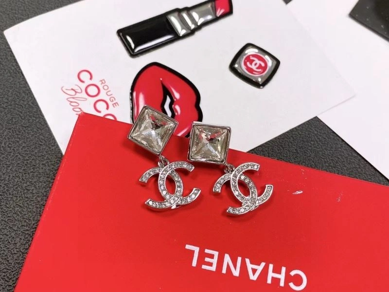Chanel Earrings Supportive 232342
