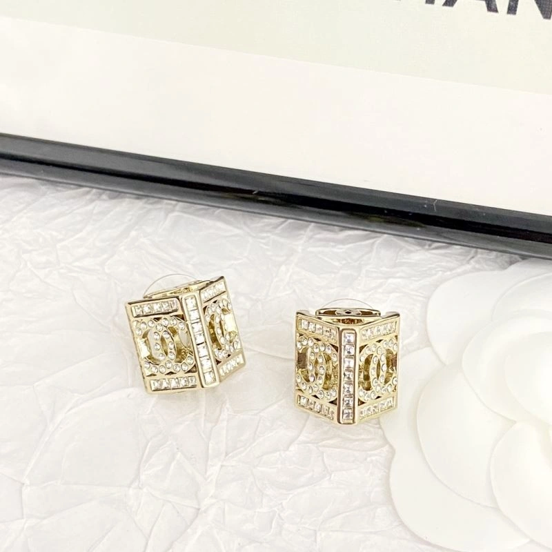 Chanel Earrings Minimalist 232231